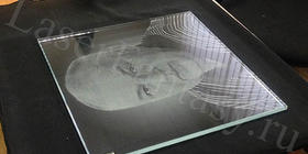 Лазерная гравировка фотографического качества на стекле 450х450х12мм.