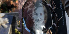 Кристалл. Оформление памятников. Лазерная гравировка на стекле. Фото внутри кристалла. (300х400мм)