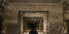 Позолоченные вензеля выполненные гравировкой на зеркале большого размера 1960х1520мм.