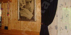 В. Высоцкий. Интерьер гостиной. Декорирование. Портрет на стекле. Картина